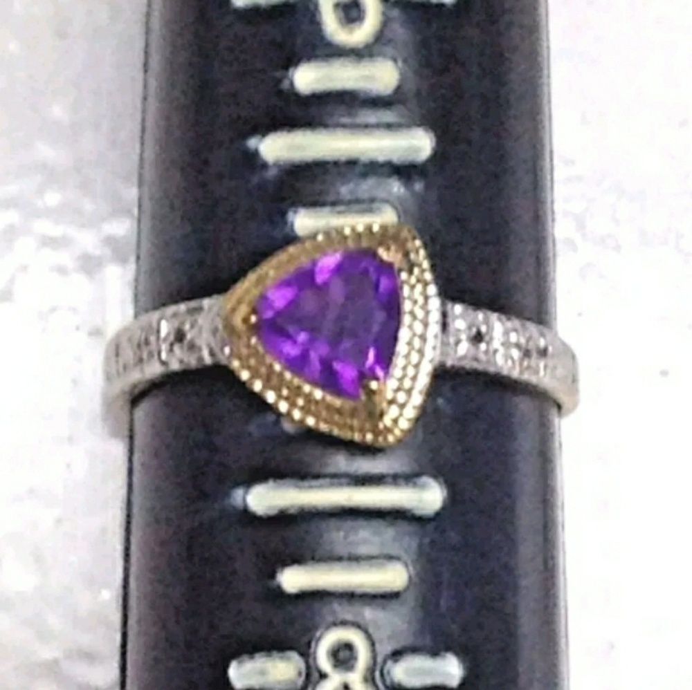 yellow and white gold ring w/ amethyst and diamond